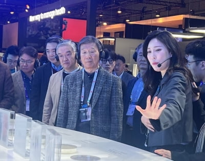 삼성전자 전시장 찾은 통신 3사 CEO "협업 원해" [MWC 2024]