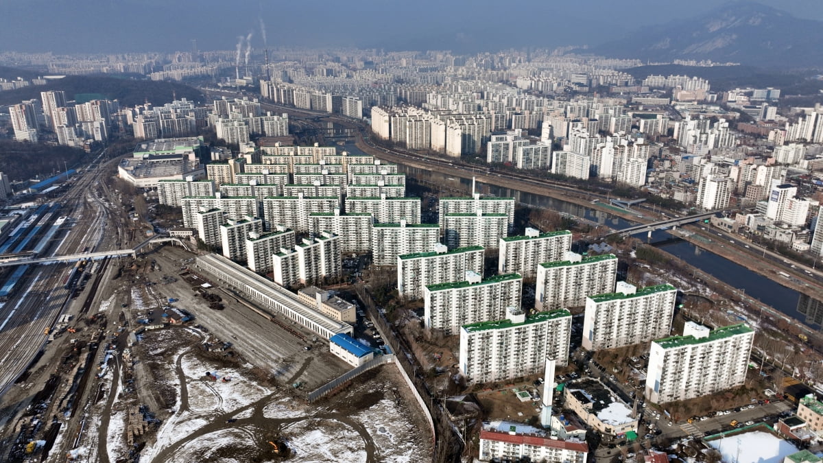 지난달 10일 서울 노원구의 아파트 단지 모습. 최혁 기자
