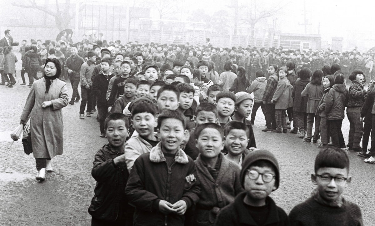 1966년 서울 미동국민학교 개학식/한경디지털자산