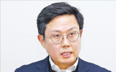 "관료시절 예산안만 10번 편성…유능한 정책 가공업자 되겠다"