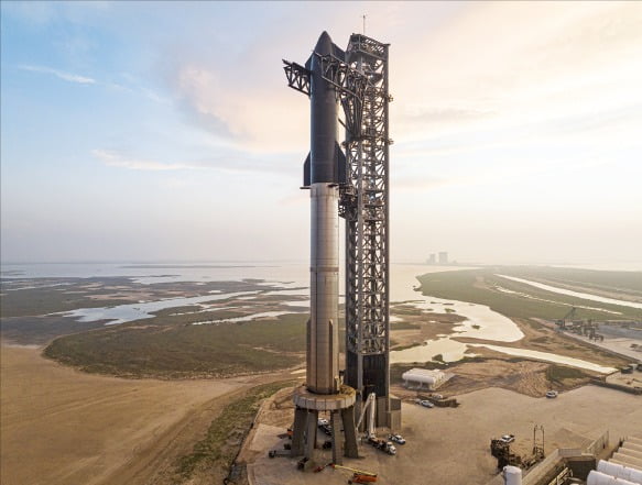 스페이스X가 제작한 인류 최대의 로켓  스타십(Starship). / 출처: SpaceX(Flickr) 