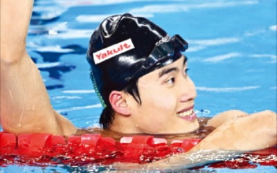 '에이스' 황선우, 세계선수권 자유형 200m 금메달