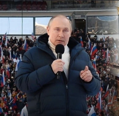 크림반도 합병 8주년 기념식에서 로로피아나 재킷를 입은 블라디미르 푸틴 러시아 대통령(사진①)
사진 출처 : 연합뉴스 