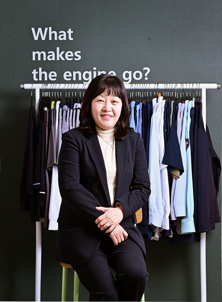 [2024 한국여성벤처협회 세계로 미래로 혁신하는 여성벤처기업 CEO] 남녀 근무복, 작업복 등의 유니폼을 디자인 및 제조하는 기업 ‘㈜현웅디자인’
