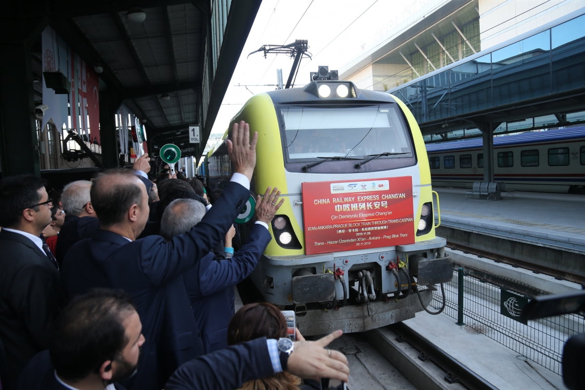 2019년 중국철도총공사가 유럽행 노선에 투입한 화물열차가 6일(현지시간) 터키 수도 앙카라의 철도역에 도착한 모습. 사진=연합뉴스