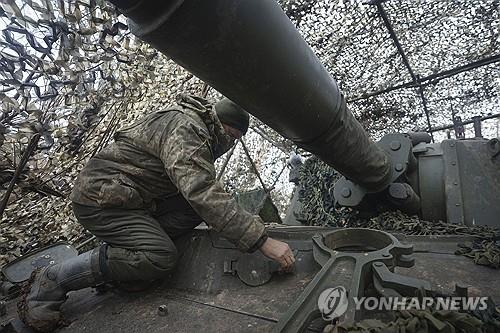 EU, '우크라에 포탄 100만발 지원' 이행 지연