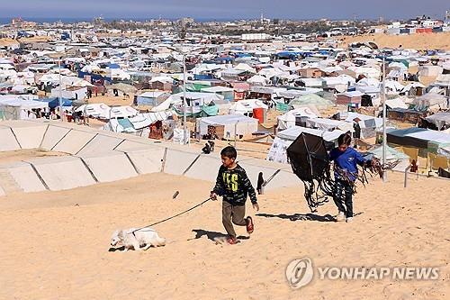 피란민 밀집 라파에 이스라엘군 진격 임박…"대학살 귀결" 우려