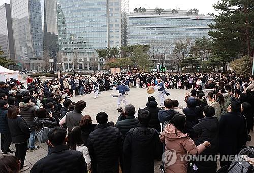 "지역공연축제 개최하면 관광객 늘고 관광업종 카드지출 증가"