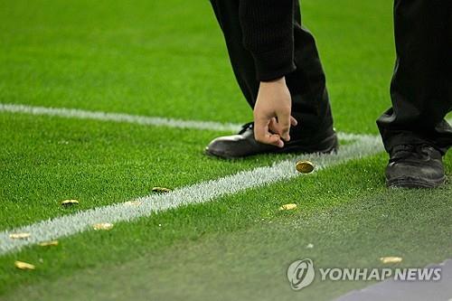 축구팬 '자본 유입 반대'에 분데스리가 중계권 지분 매각안 포기