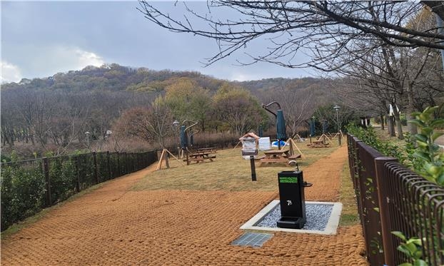 인천 원적산공원에 반려동물 놀이터 개장…1천600㎡ 규모