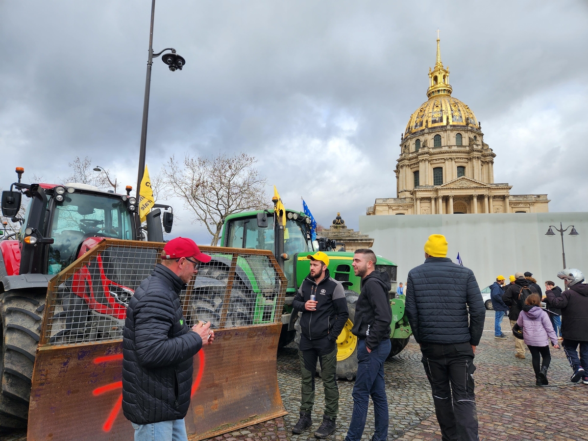 佛 트랙터 시위대 파리 시내 집결…정부 압박 수위 높이기