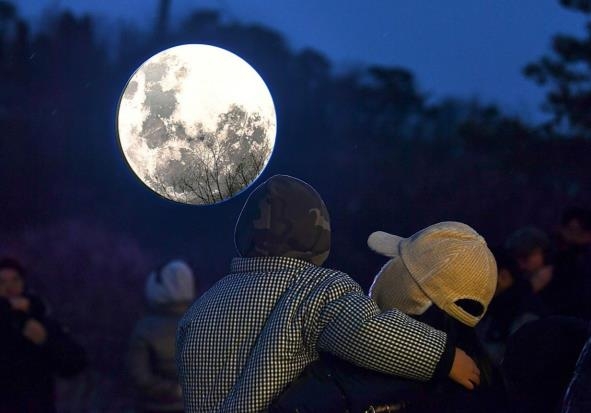 접경지역 김포 애기봉서 정월대보름 달빛 라이트쇼
