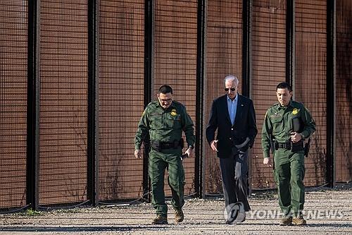 바이든·트럼프, 29일 美남부국경 동시방문…이민정책 대결 가열(종합)