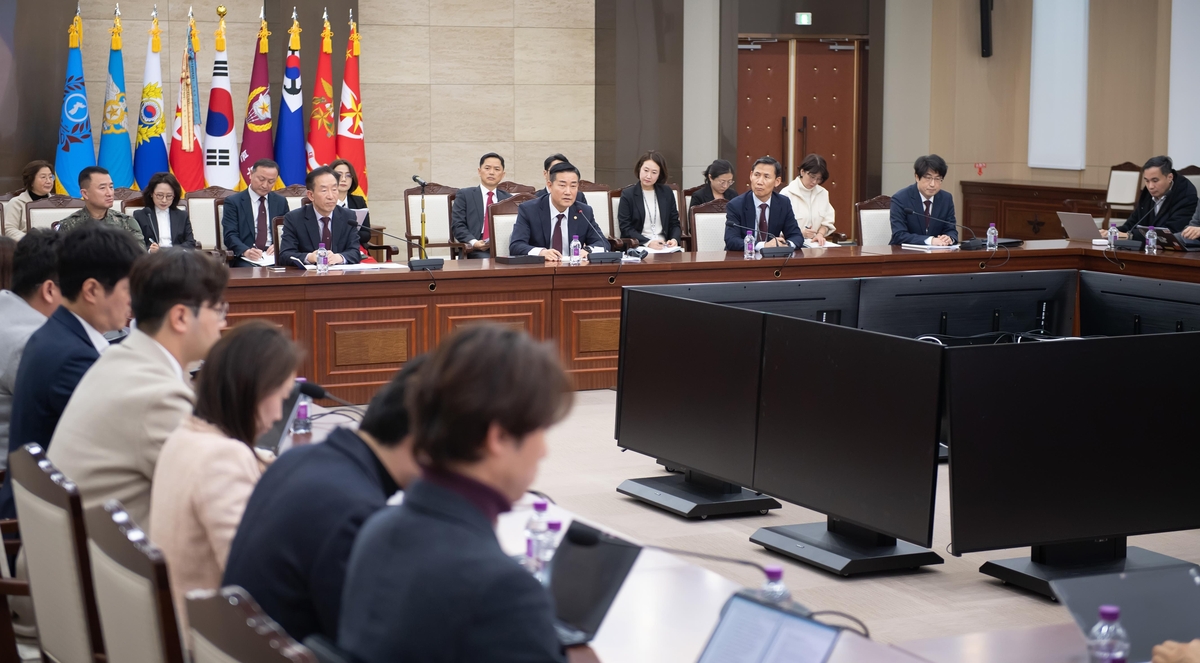 신원식 "러 컨테이너 1만개 북한으로 넘어가…北식량값 안정"