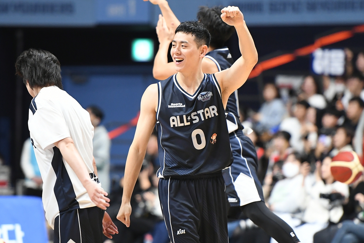 KBL, 올스타 유니폼 경매 1천163만원 수익…유소년기금으로 사용