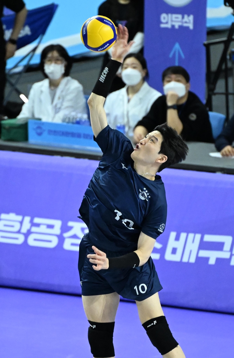 '남자배구 선두' 대한항공 7연승…정관장도 5연승으로 '봄 내음'