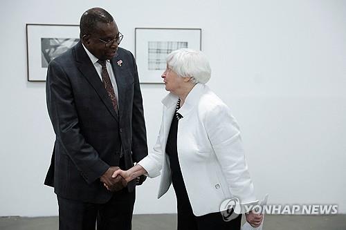 G20 재무장관 "세계 경제 연착륙 가능성 커져"