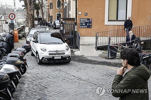 교황, 감기 탓에 병원행…검진 마친 뒤 바티칸 복귀(종합2보)