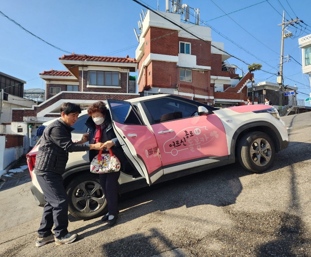 종로구, 전국 첫 '어르신 돌봄카' 확대 운영한다