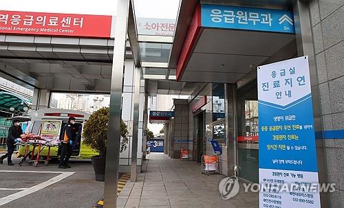 복귀시한 D데이, 전공의 일부만 병원으로…"불이익 없나" 문의도