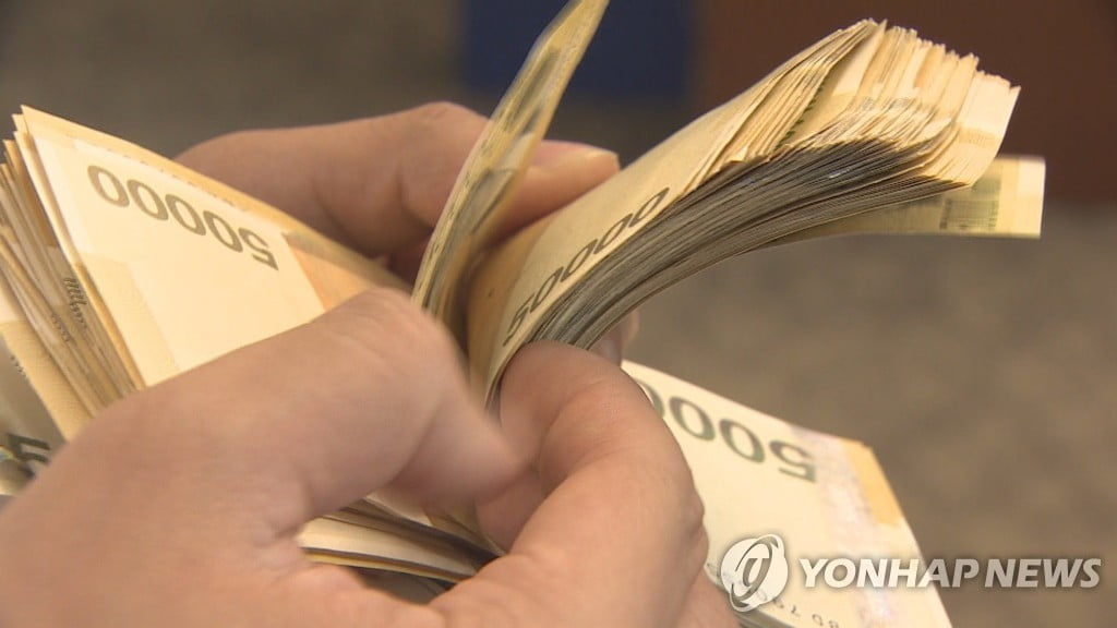 한국인 평균연봉 4,214만원…'부의 편중'