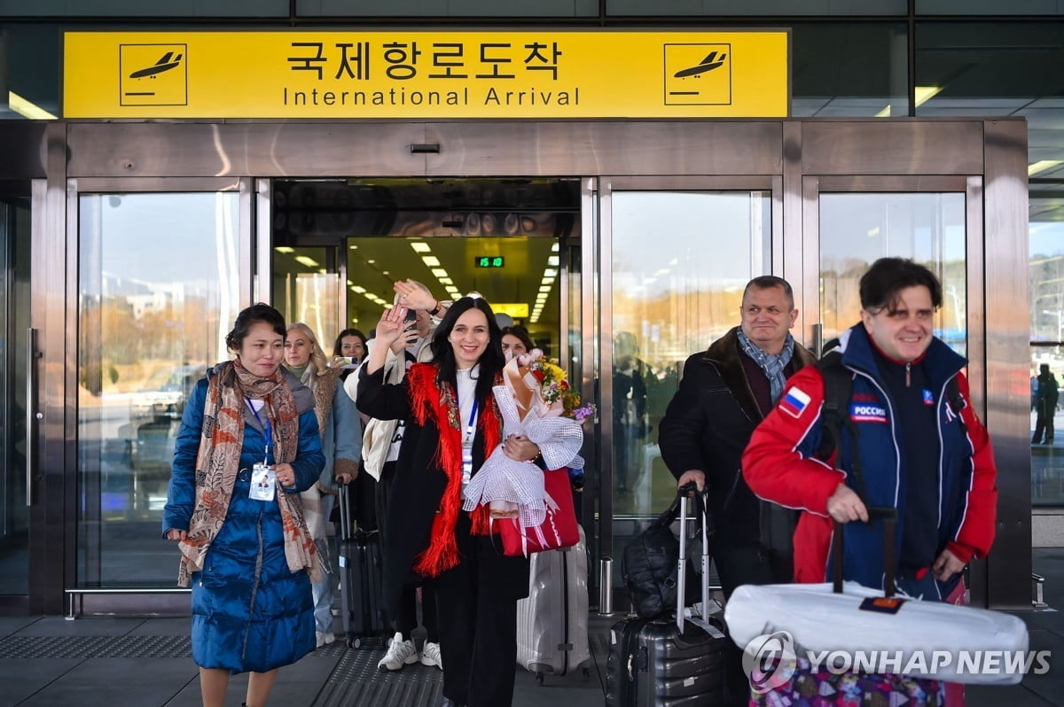 北 단체관광 나선 러시아인…"평양 도착"