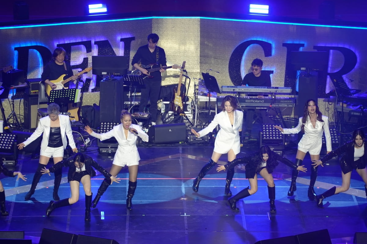 Golden Girls, who embarked on a national tour, successfully completed their performance in Seoul