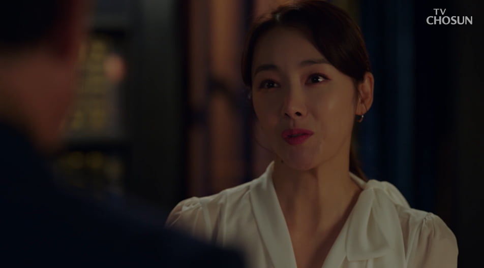 Drama 'My Happy End' actress So Yi-hyeon warns Jang Na-ra of bloodshed