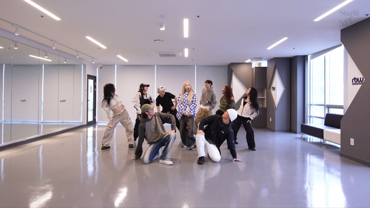 Mamamoo Moonbyul releases plainclothes choreography video