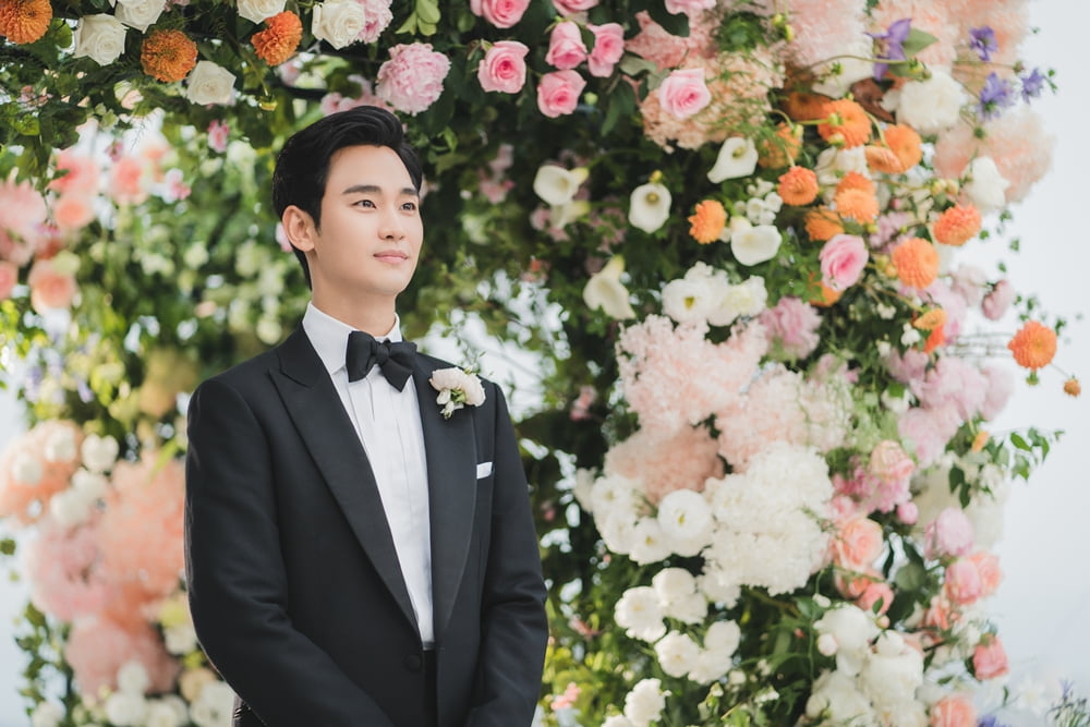 Kim Soo-hyun Kim Ji-won, wedding pictorial revealed