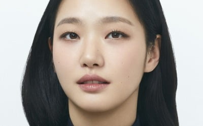 Kim Go-eun was worried about seeing a ghost while filming 'Exhuma'
