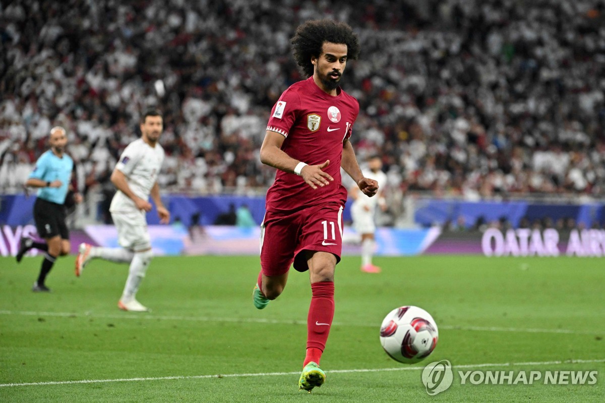 [아시안컵] 개최국 카타르, 이란에 3-2 역전승…요르단과 결승 격돌