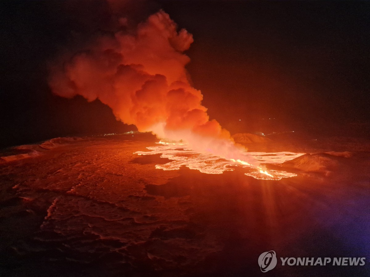 아이슬란드 남서부 화산 폭발…작년 12월 이후 세번째