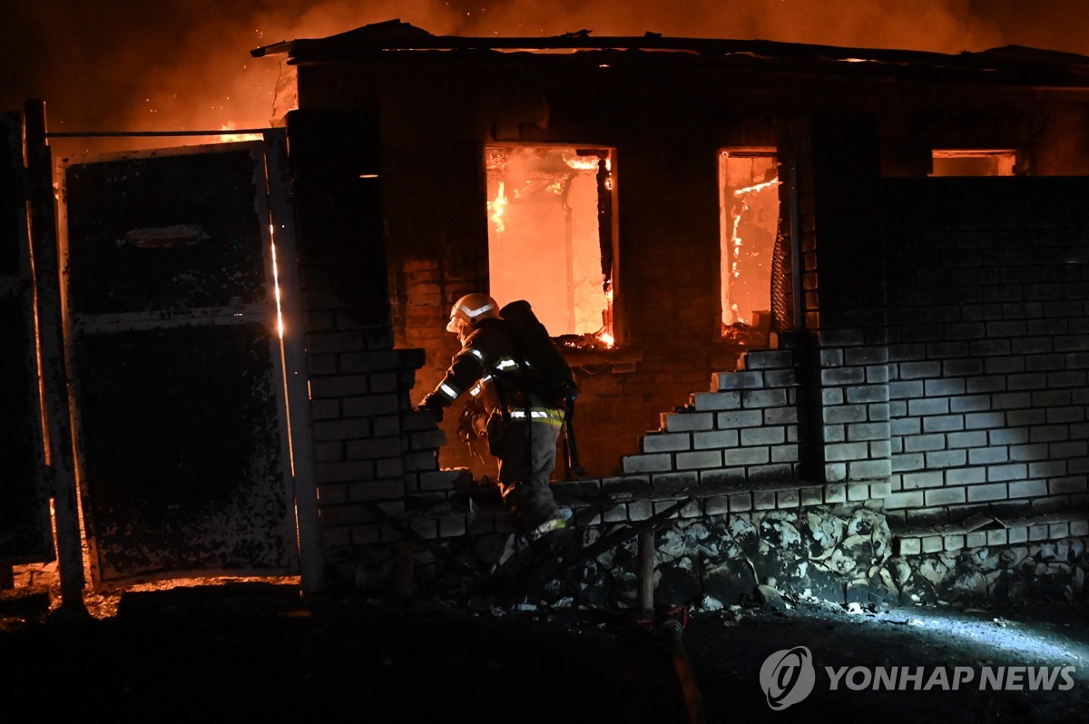 러, 하르키우에 드론 공습…육아휴직중 검사 일가족 등 7명 사망(종합)