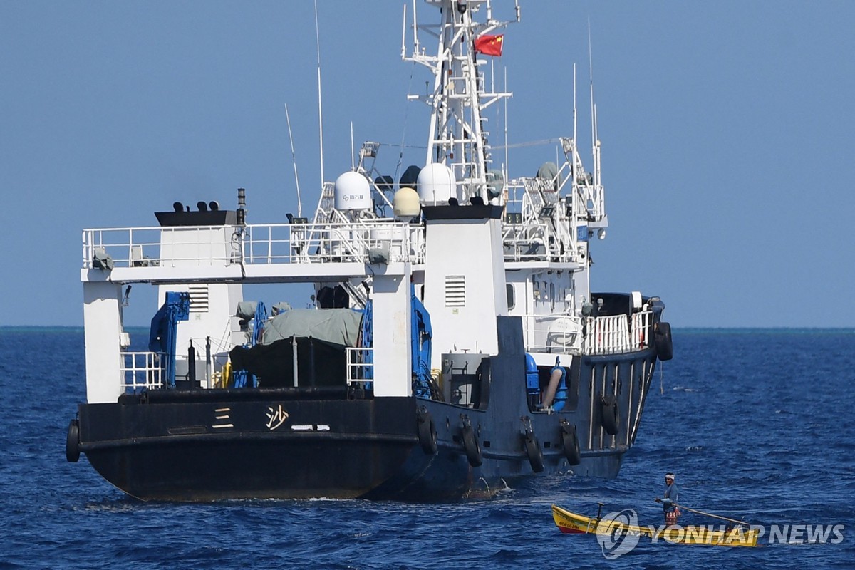 필리핀 "中어민, 남중국해 스카버러서 청산가리사용"…中 "날조"