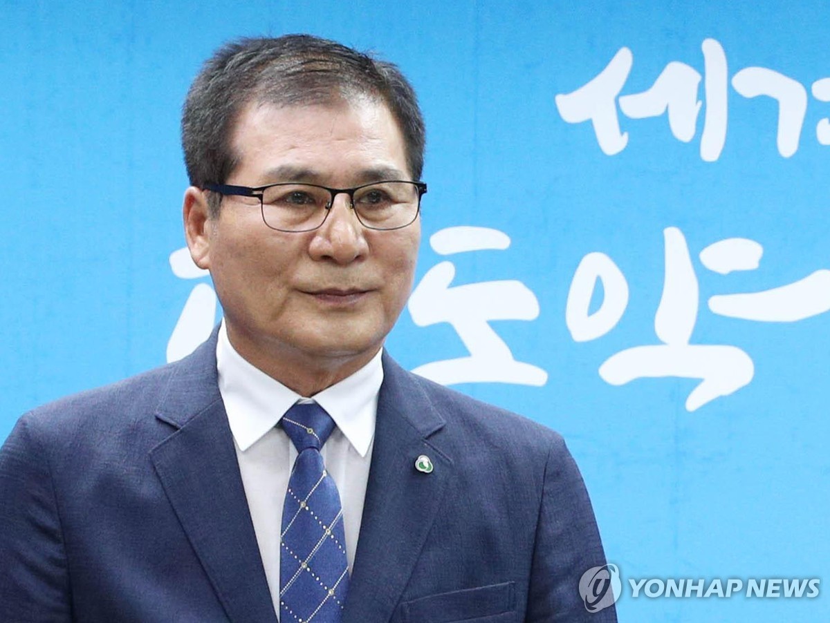 함평사회단체 "민주당, 뇌물 기소 이상익 군수 제명해야"