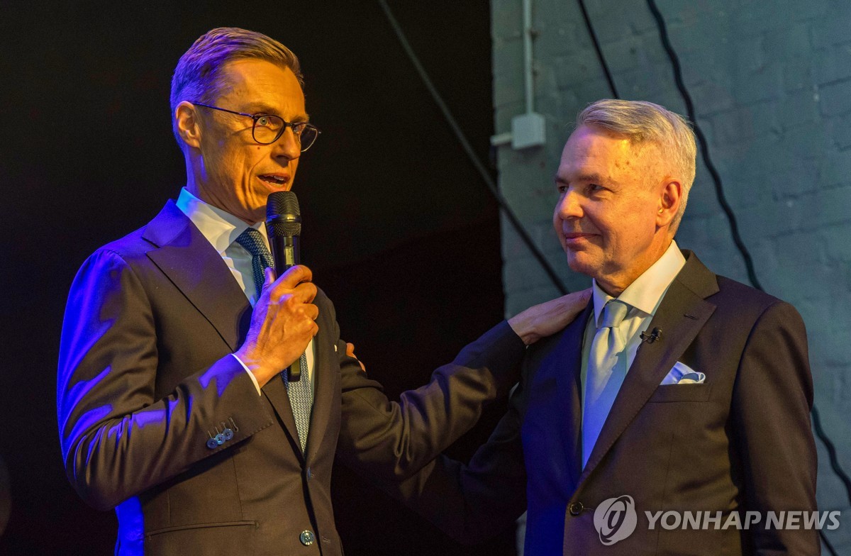 핀란드 나토가입 후 첫 대통령에 '우크라 지지' 스투브 전 총리(종합)