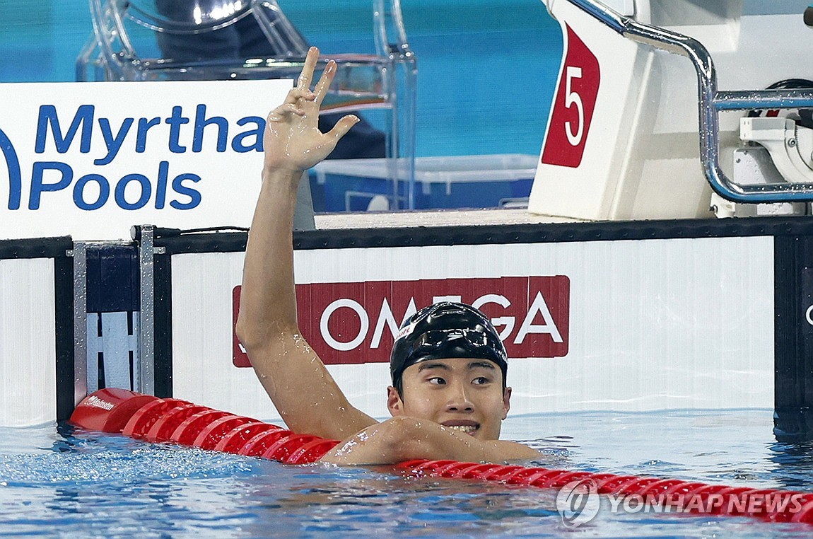 황선우, 준결승 3위…자유형 100ｍ 한국 최초 세계선수권 결승행