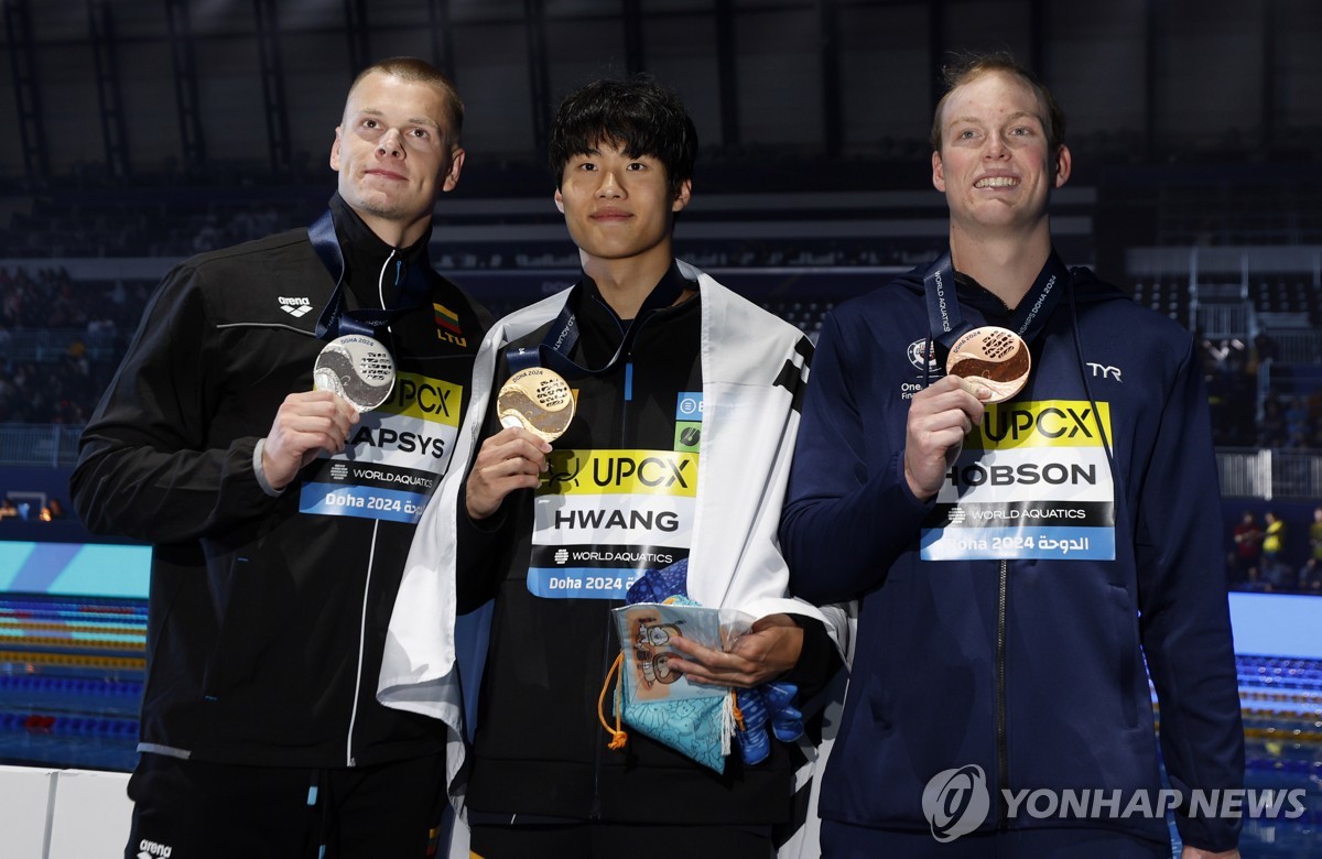 황선우, 준결승 3위…자유형 100ｍ 한국 최초 세계선수권 결승행