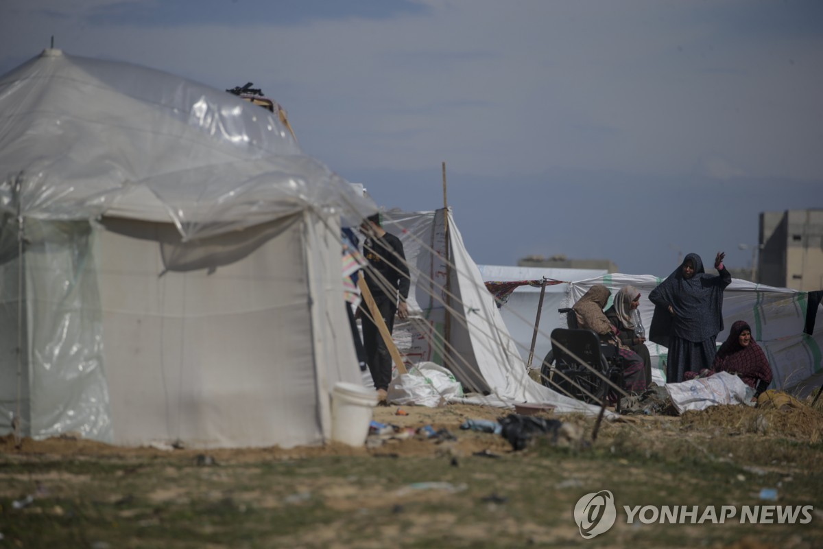 유엔 "가자 남단 피란민, 공습에 혼란…이집트로 넘어갈 수도"