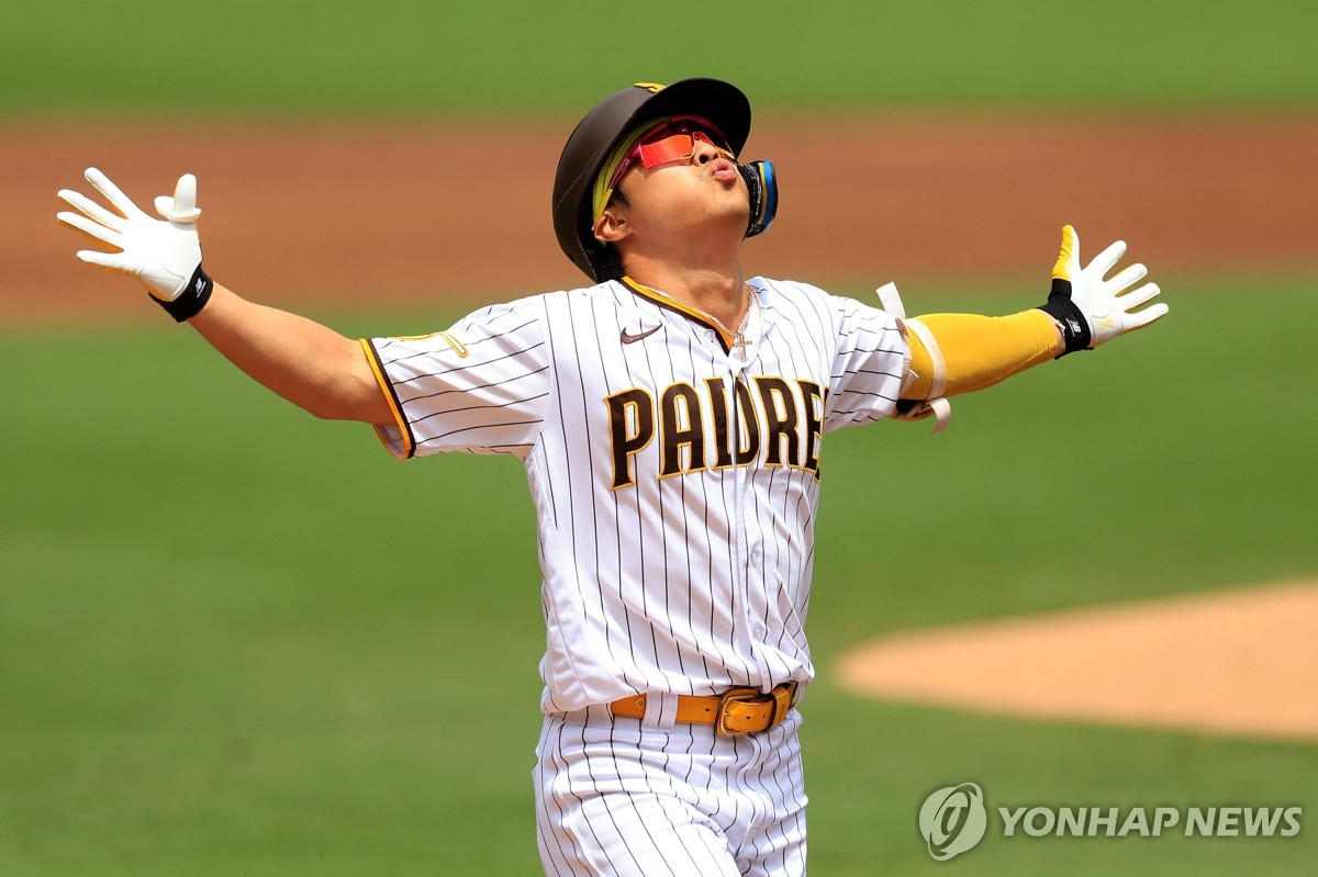 MLB닷컴 "김하성, 다음 비시즌 유틸리티 부문 최고 FA"