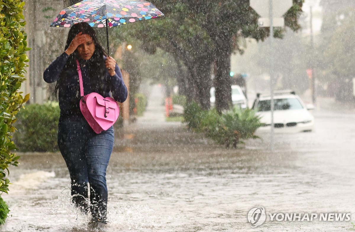 美캘리포니아 이틀째 겨울폭풍우 피해…LA 20년만에 최대 강수량