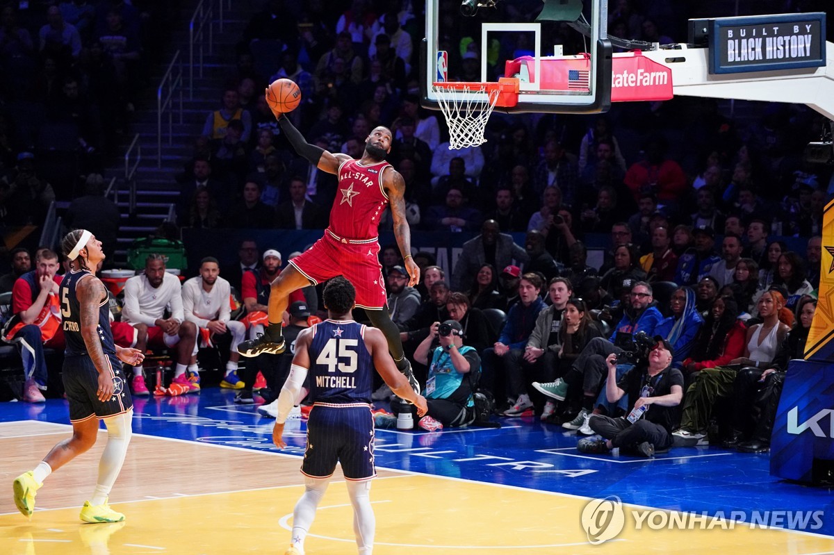 7년 만에 동·서부 자존심 싸움 펼친 NBA…올스타전 승자는 동부