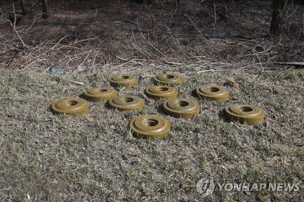 재래식 지뢰 부활…러시아·트럼프 공포에 동유럽 방어선 사수