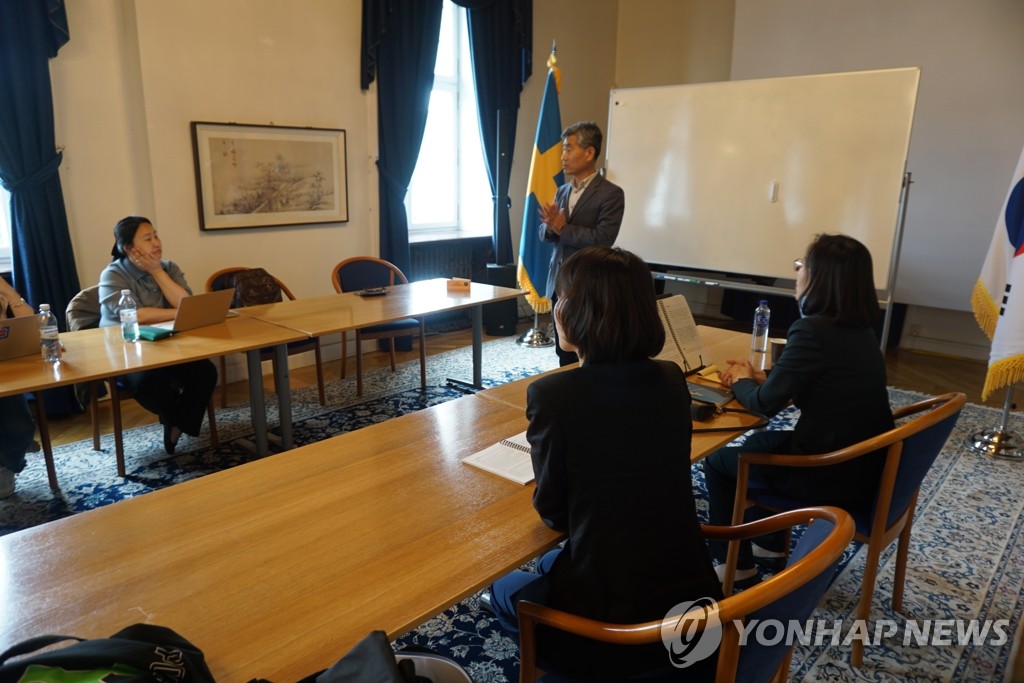 [삶] "스웨덴 국회의원 보좌진 1명도 없고…지방의원은 월급도 없다"