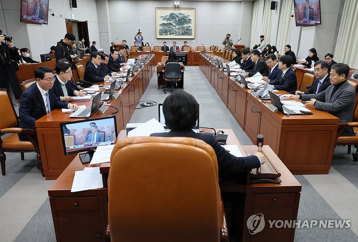 총선 코앞인데 선거구는 아직도 깜깜…최악 늑장사태 우려도