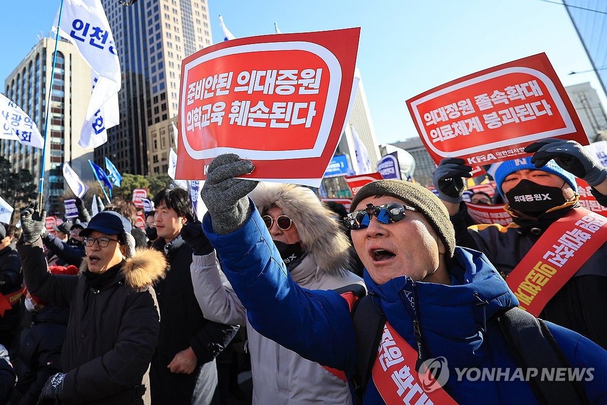 '파업 승리·국시 구제'…무패 경험이 의사들 '자신감' 키웠다