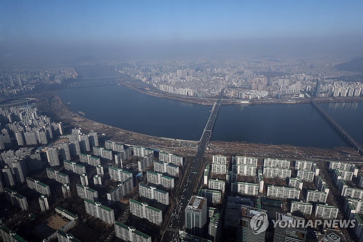 [날씨] 전국 곳곳 미세먼지 '나쁨'…아침까지 동해안 많은 눈