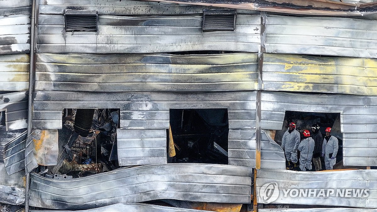 '반복돼선 안 될 비극'…샌드위치패널 화재로 1시간 버텼나(종합)