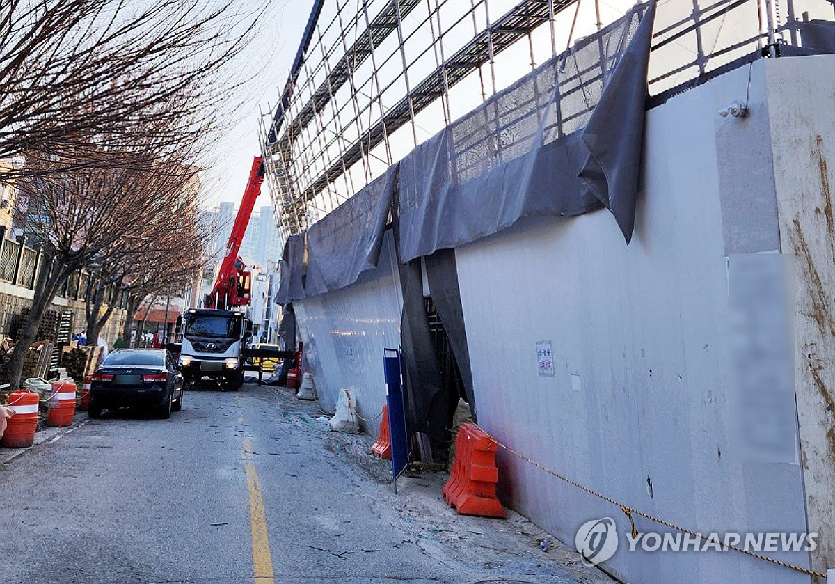 광주 풍암동 주차장 공사중지 명령…울타리 보완 후 재개